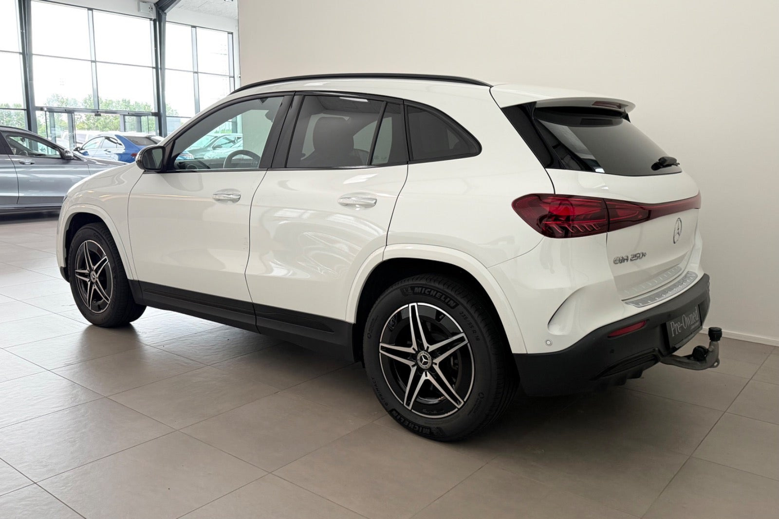 Hvid Mercedes EQA250+ fra 2026
