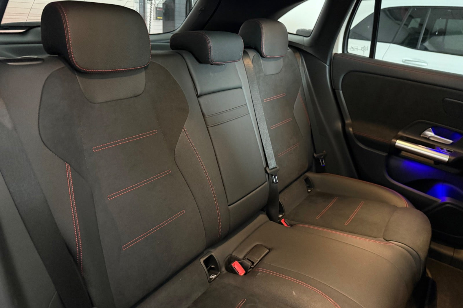 Hvid Mercedes EQA250+ fra 2026