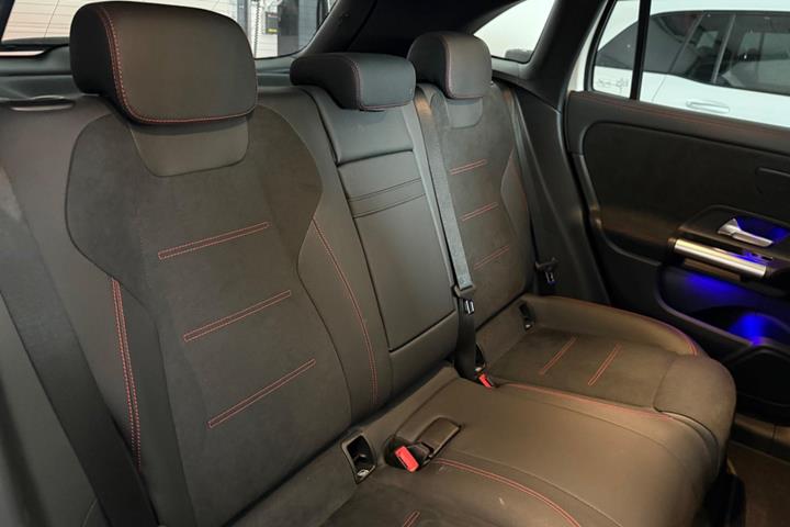 Hvid Mercedes EQA250+ fra 2026