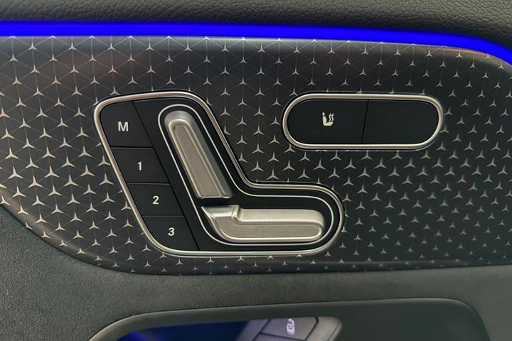 Hvid Mercedes EQA250+ fra 2026
