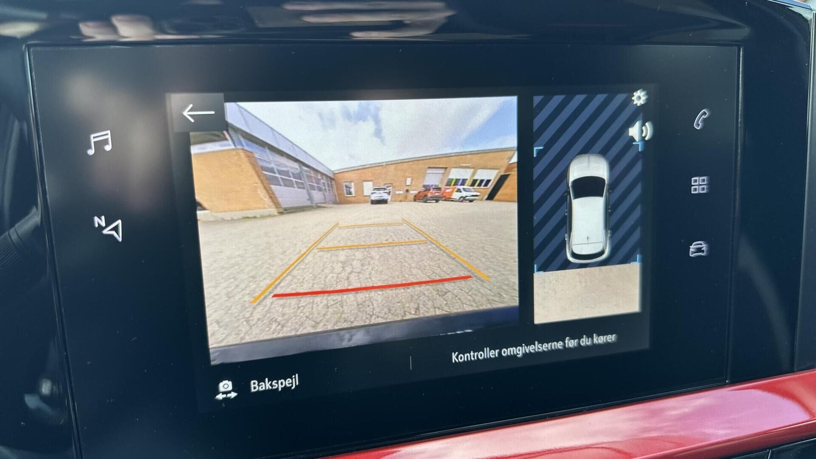 Grå Opel Mokka-e fra 2024