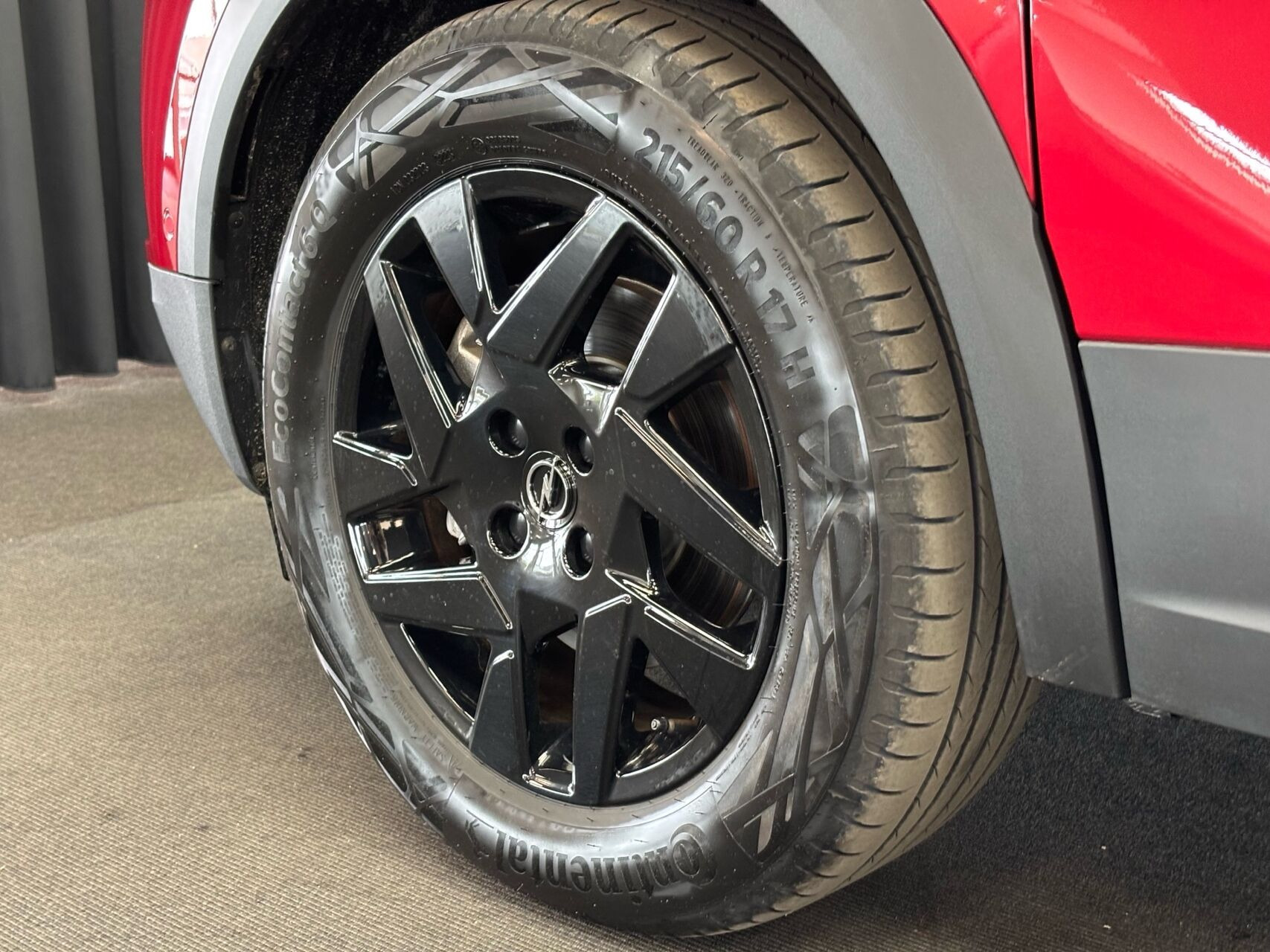 Rød Opel Mokka-e fra 2023