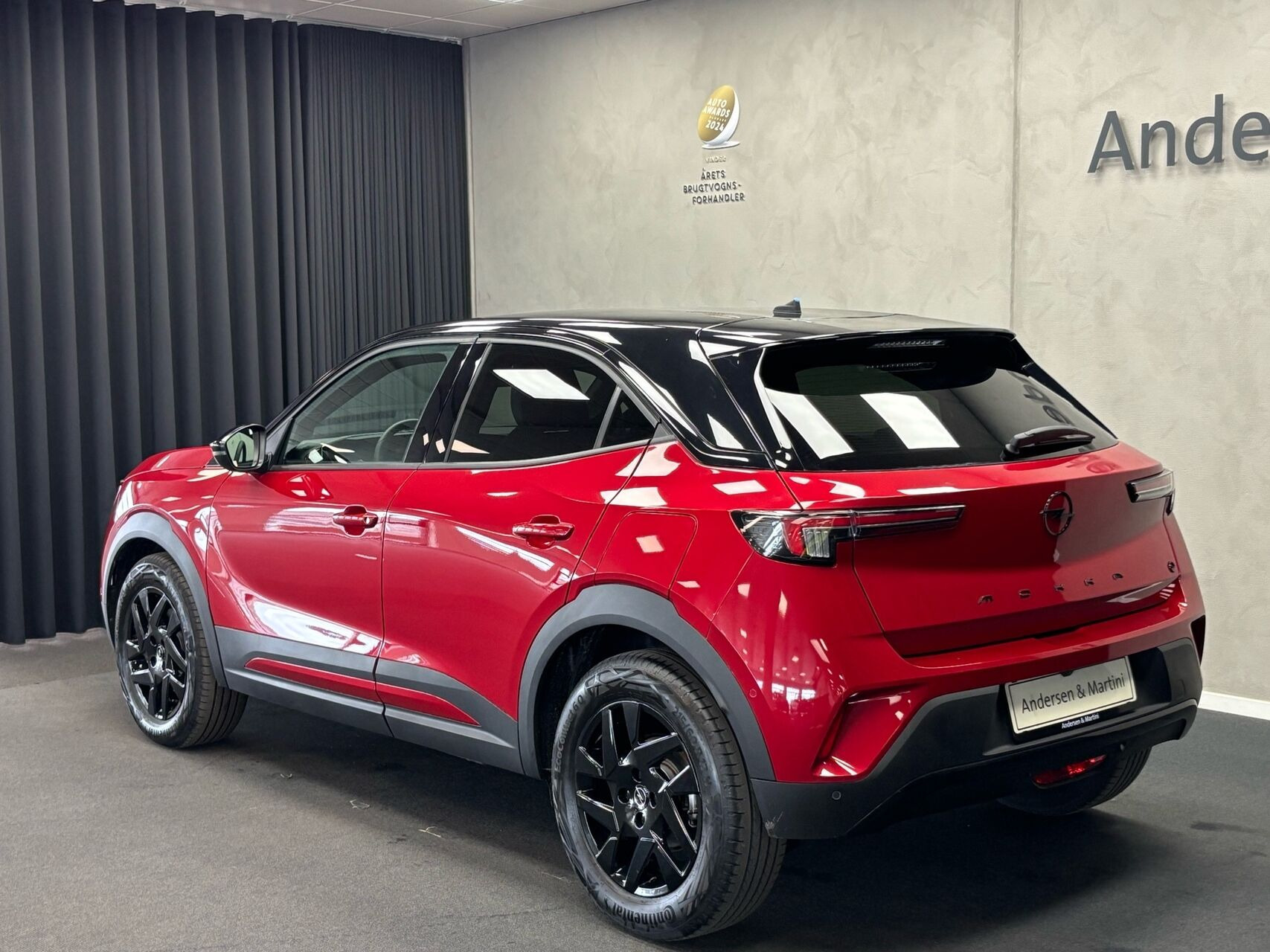 Rød Opel Mokka-e fra 2023