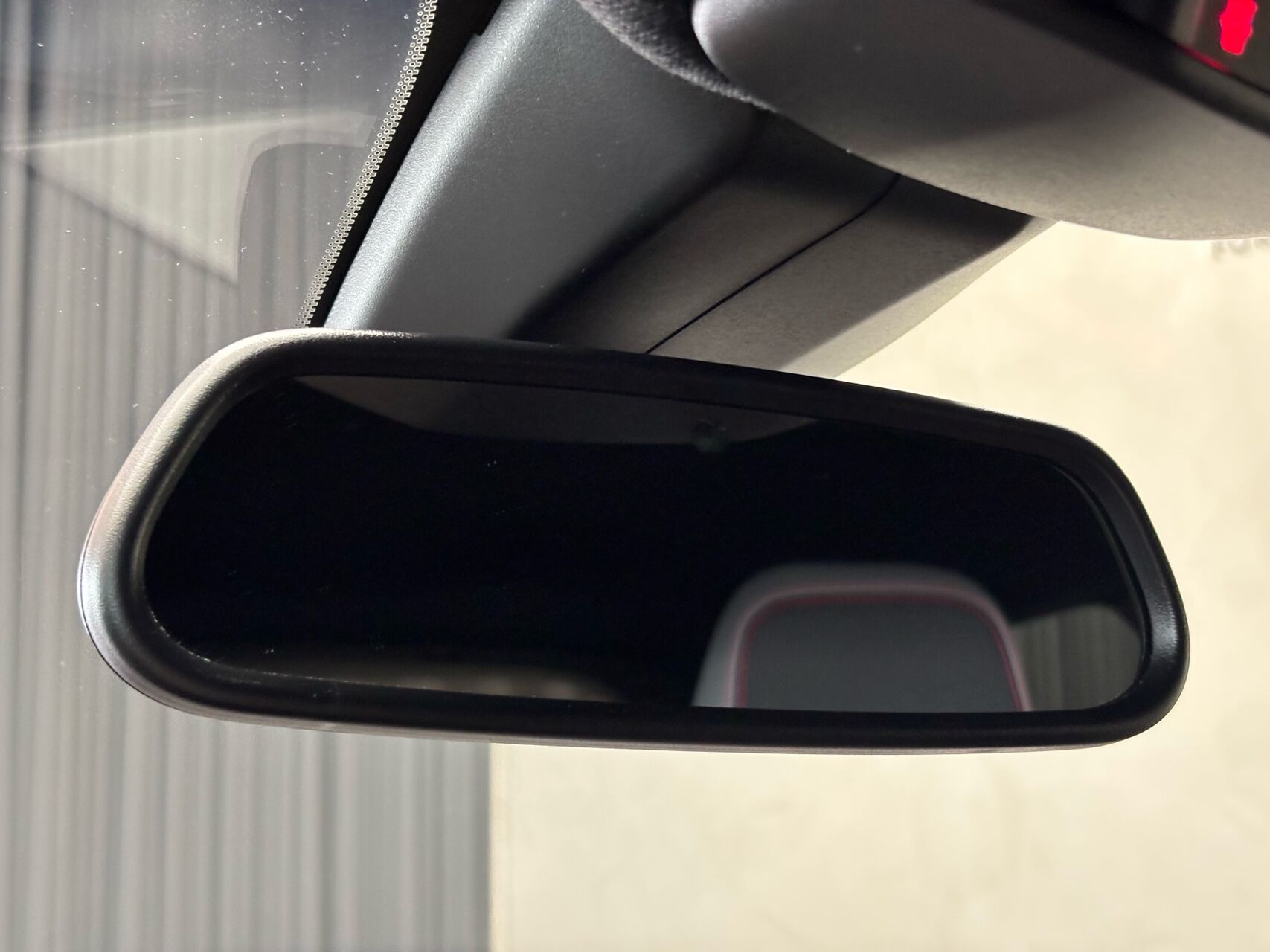 Rød Opel Mokka-e fra 2023