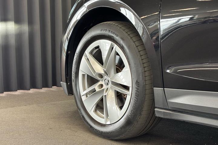 Sort Skoda Enyaq fra 2023