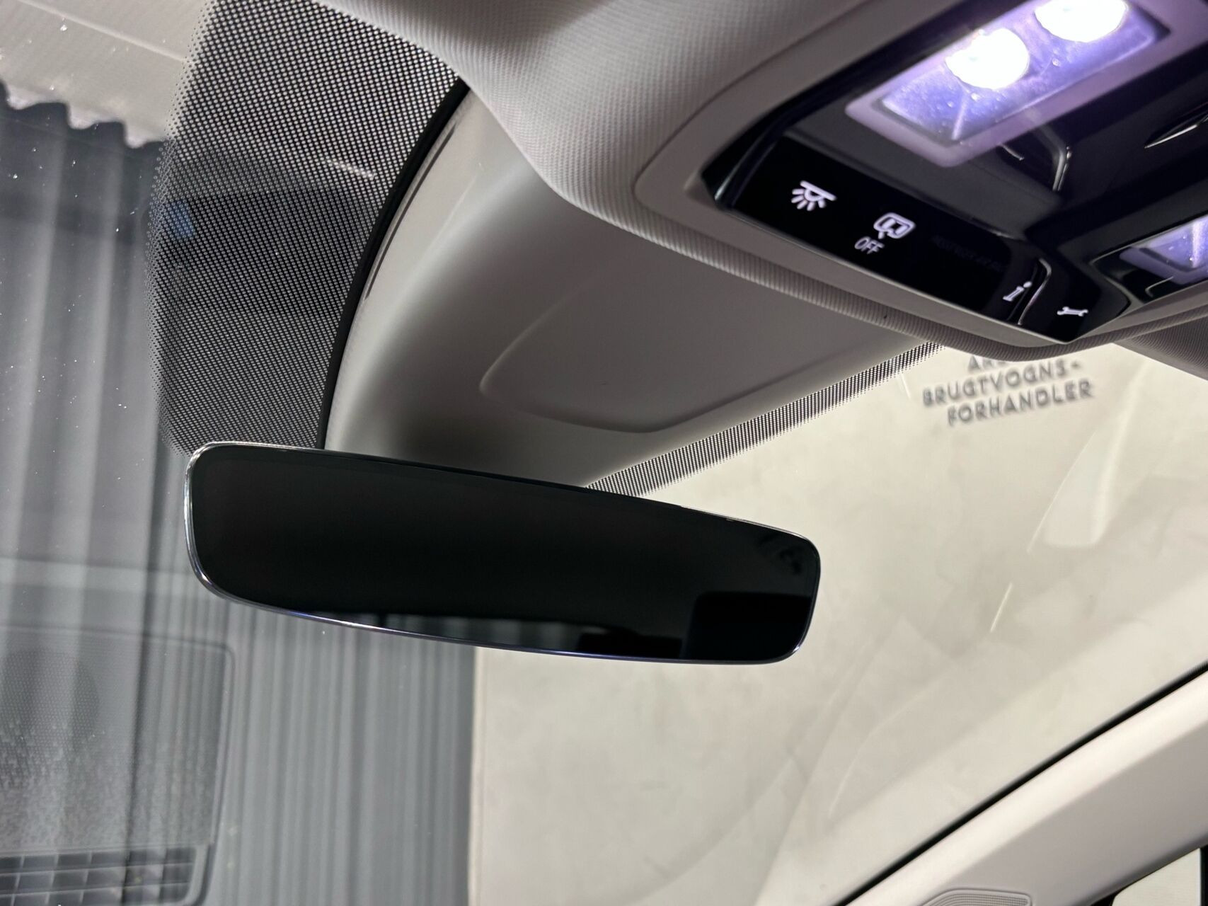 Sort Skoda Enyaq fra 2023