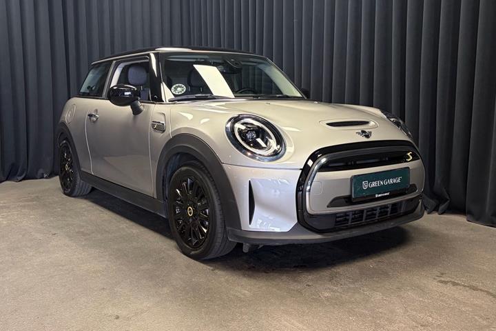 Sølv Mini Cooper fra 2023