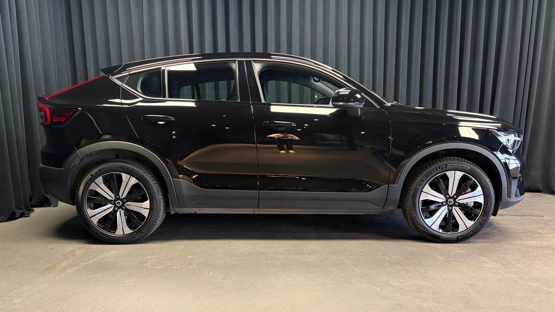 Sort Volvo C40 fra 2023