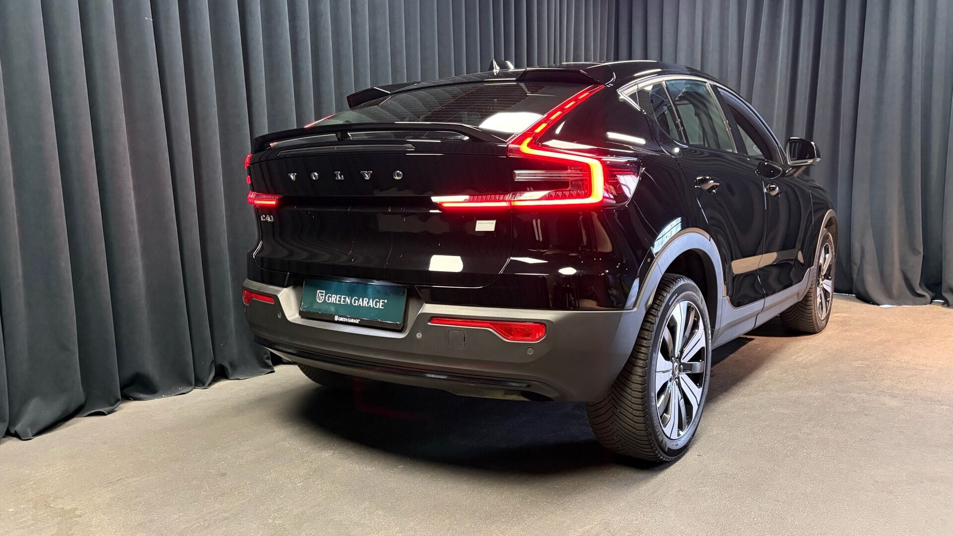 Sort Volvo C40 fra 2023
