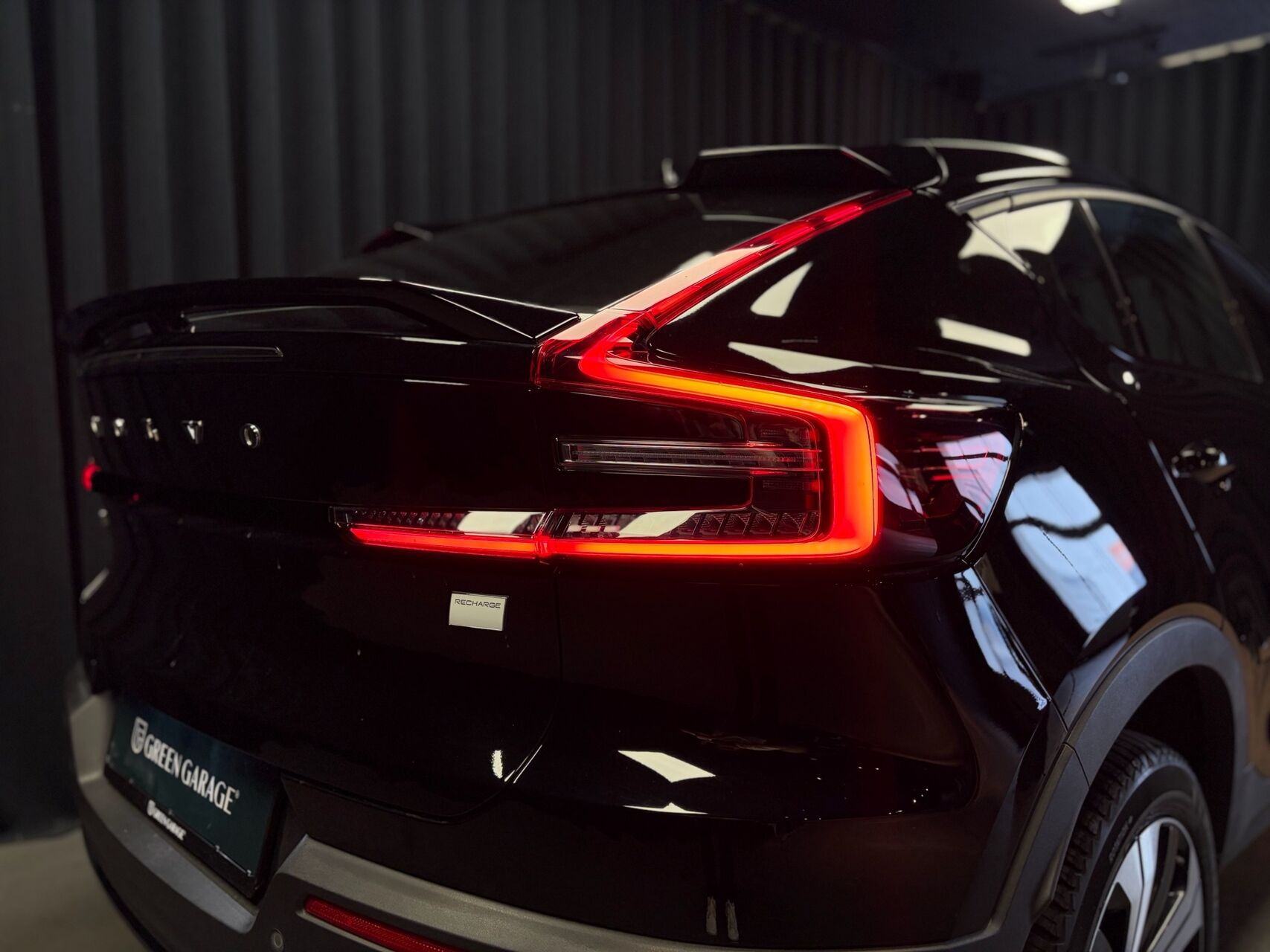 Sort Volvo C40 fra 2023