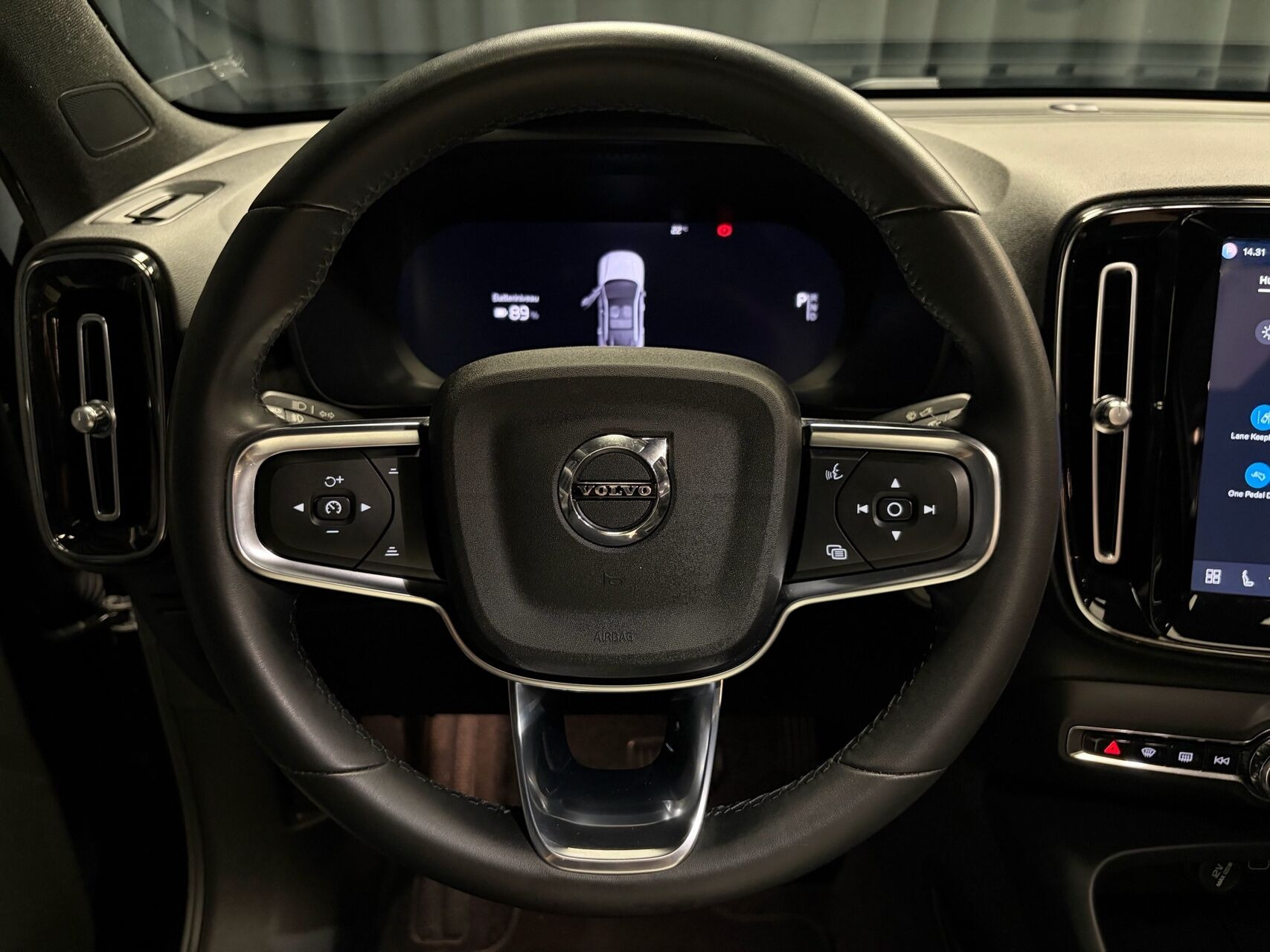 Sort Volvo C40 fra 2023