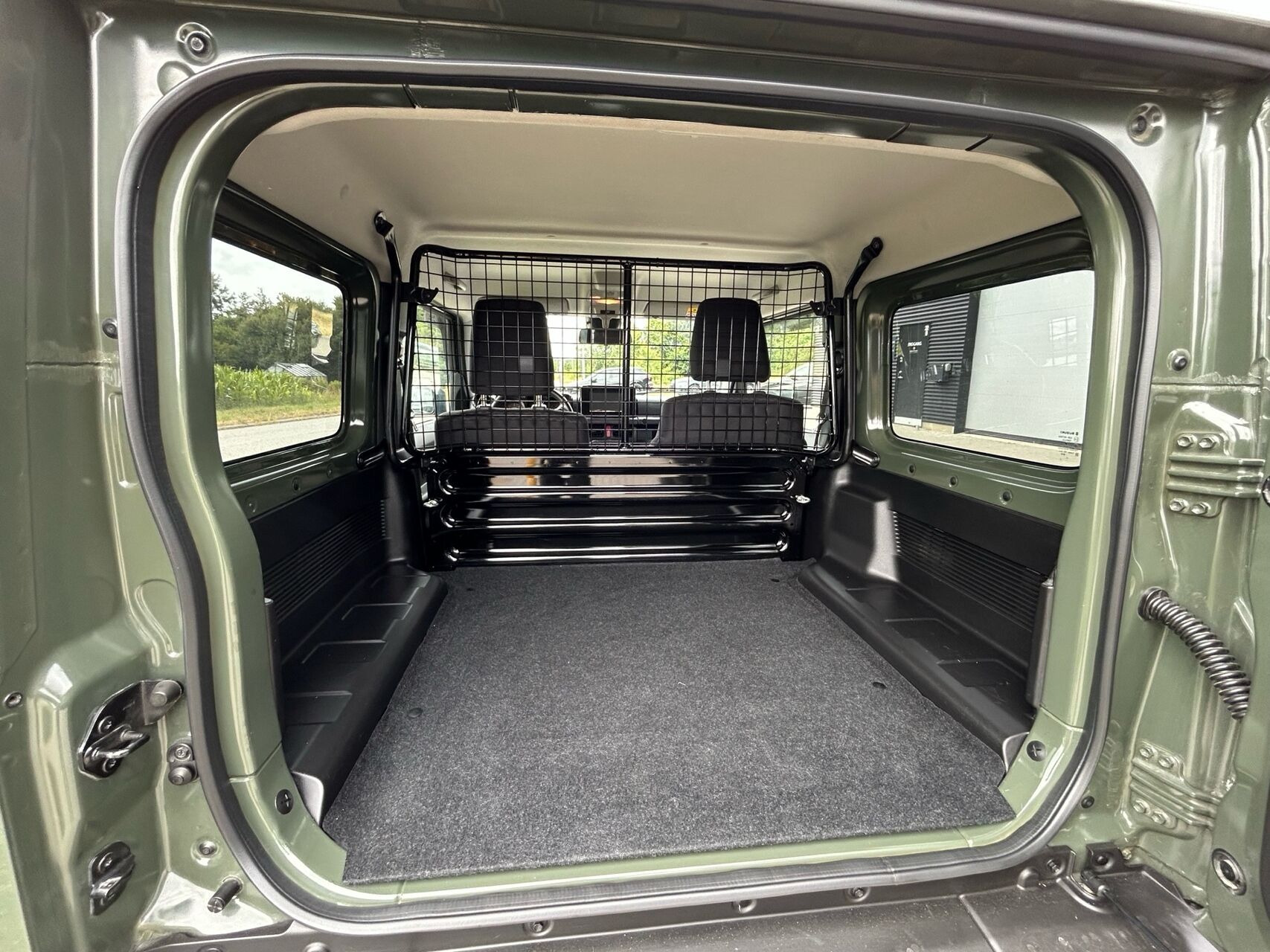 Grøn Suzuki Jimny fra 2023