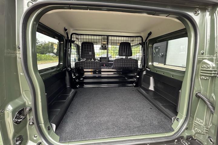 Grøn Suzuki Jimny fra 2023
