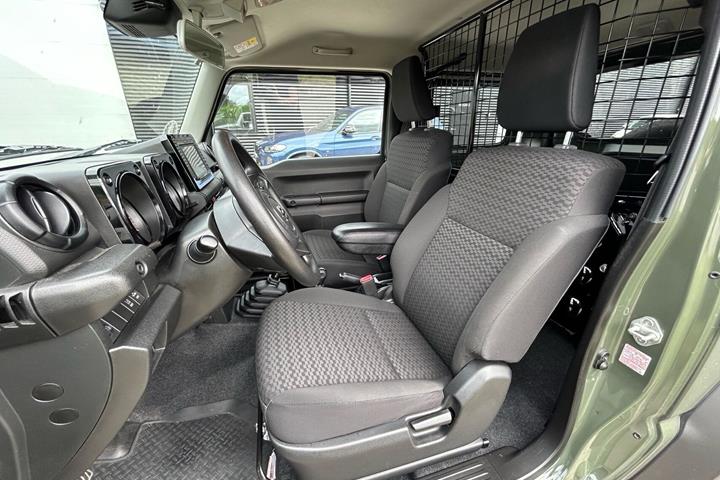 Grøn Suzuki Jimny fra 2023
