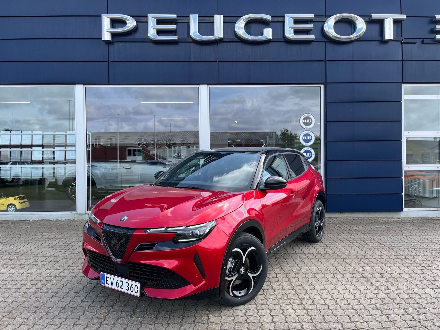 Alfa Romeo Junior EL Speciale 156HK 5d Aut.