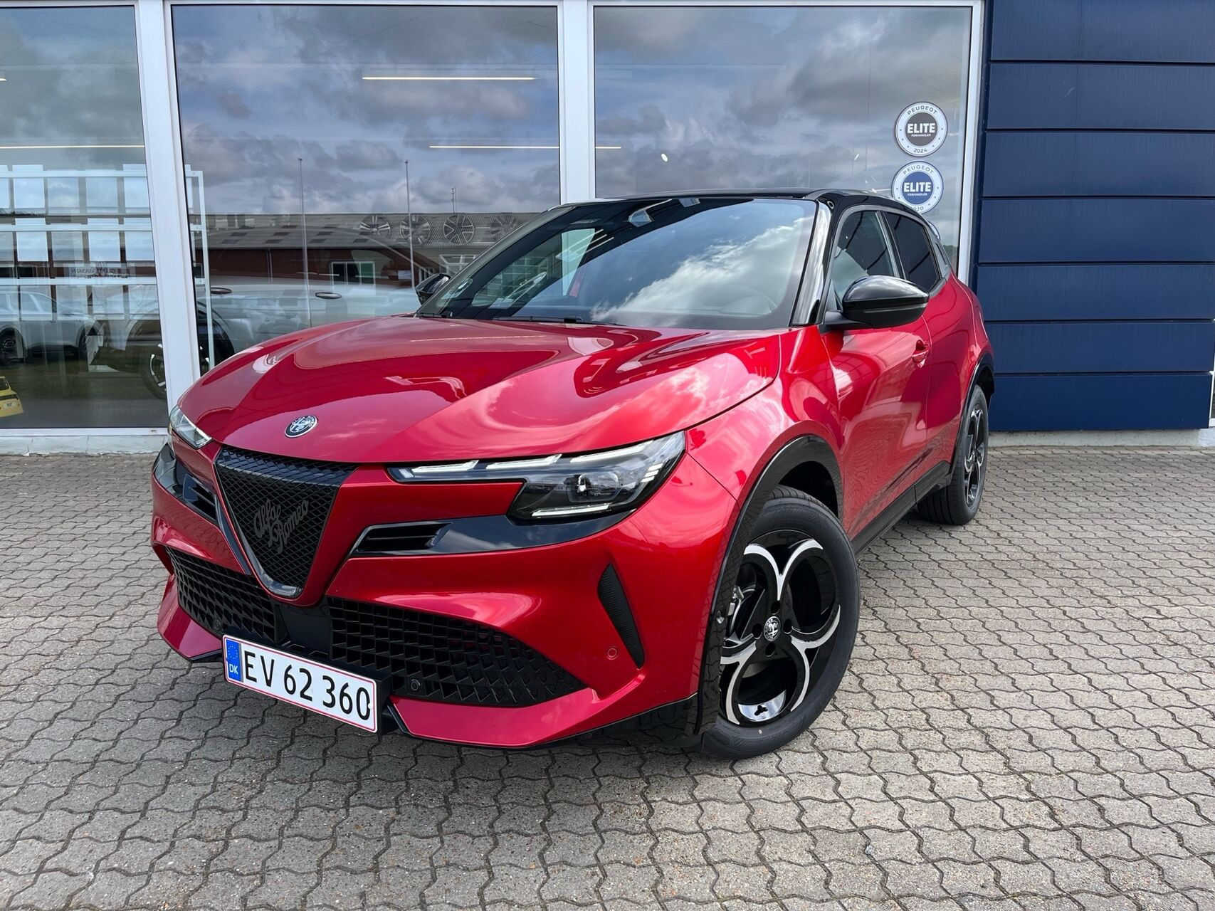 Rød Alfa Romeo Junior fra 2026
