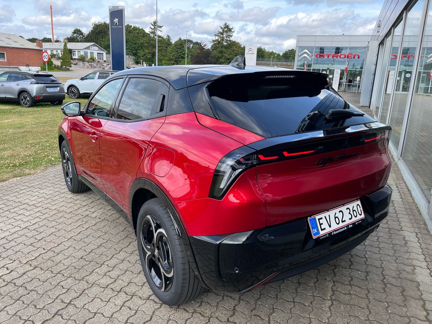 Rød Alfa Romeo Junior fra 2026