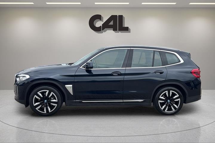 Sort BMW iX3 fra 2021