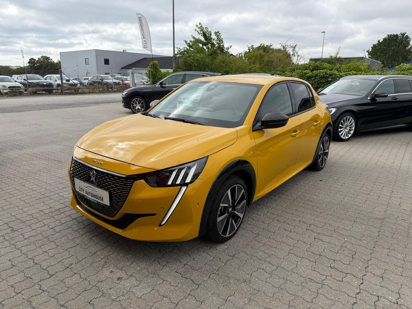 Peugeot e-208 50 GT