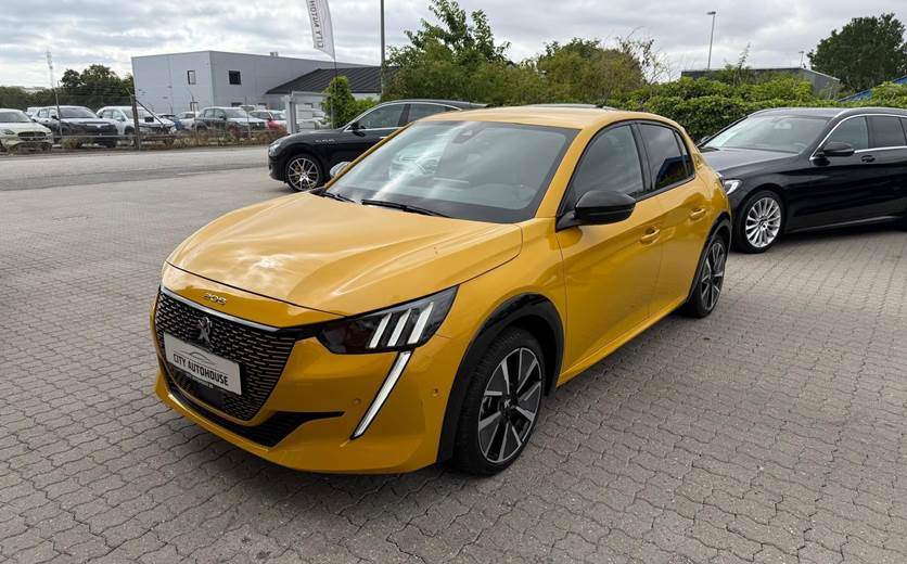 Peugeot e-208 50 GT