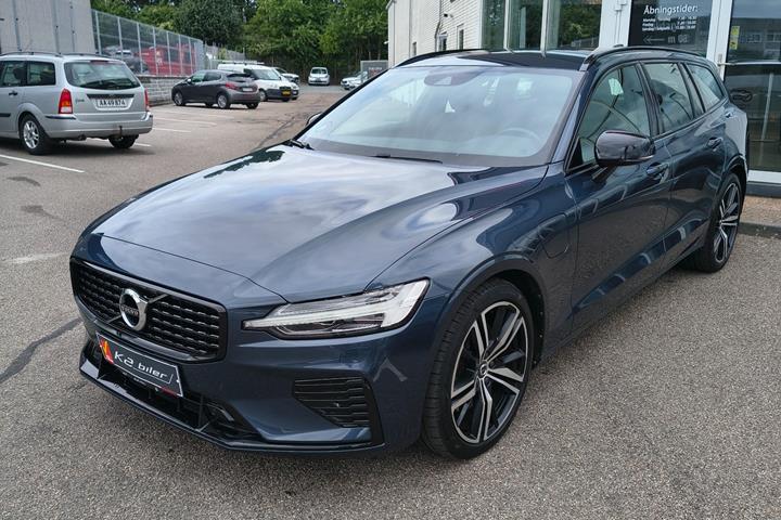 Blå Volvo V60 fra 2022
