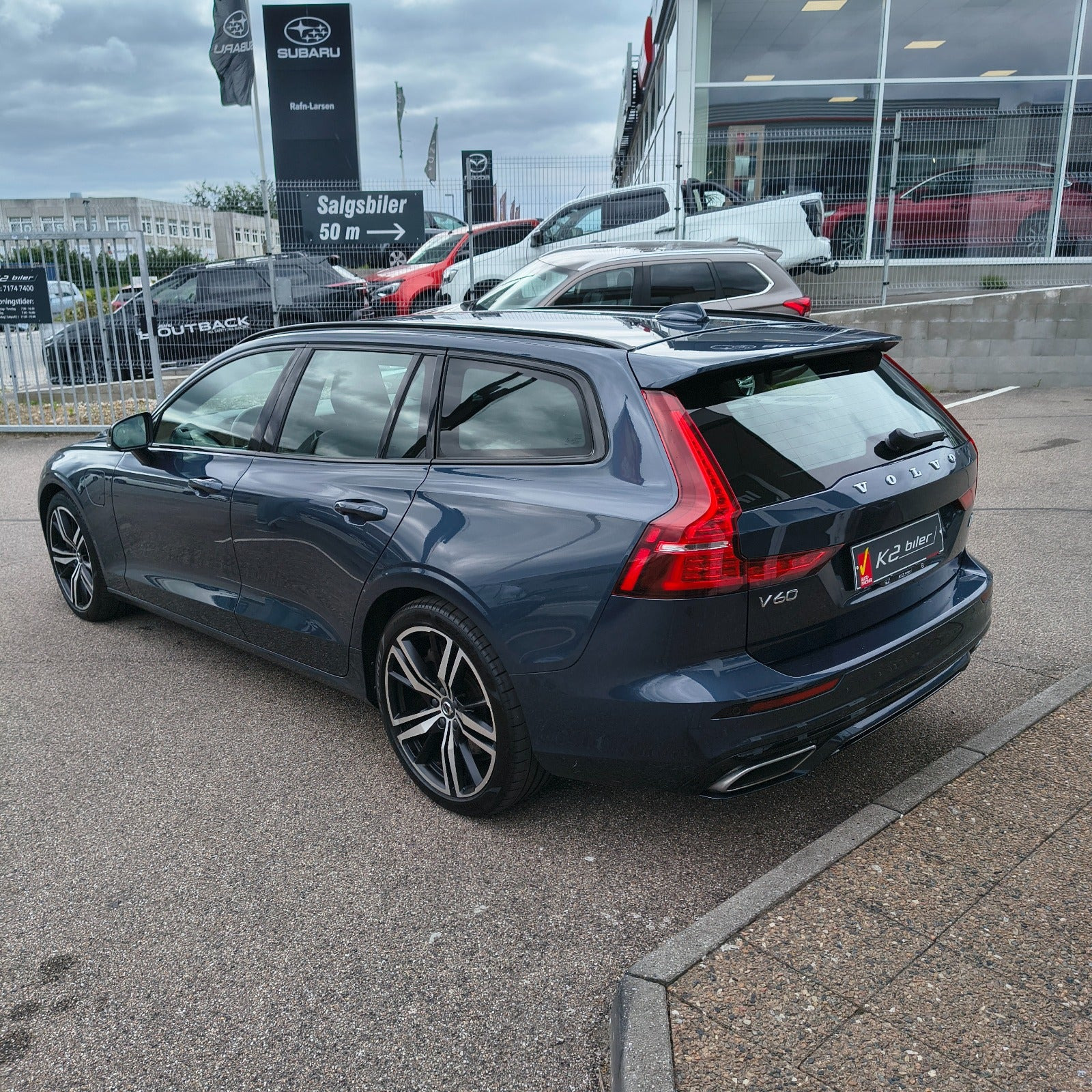 Blå Volvo V60 fra 2022