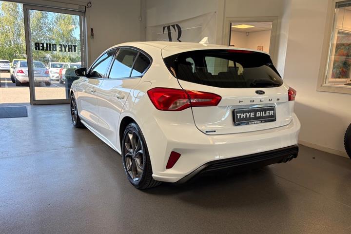 Hvid Ford Focus fra 2019
