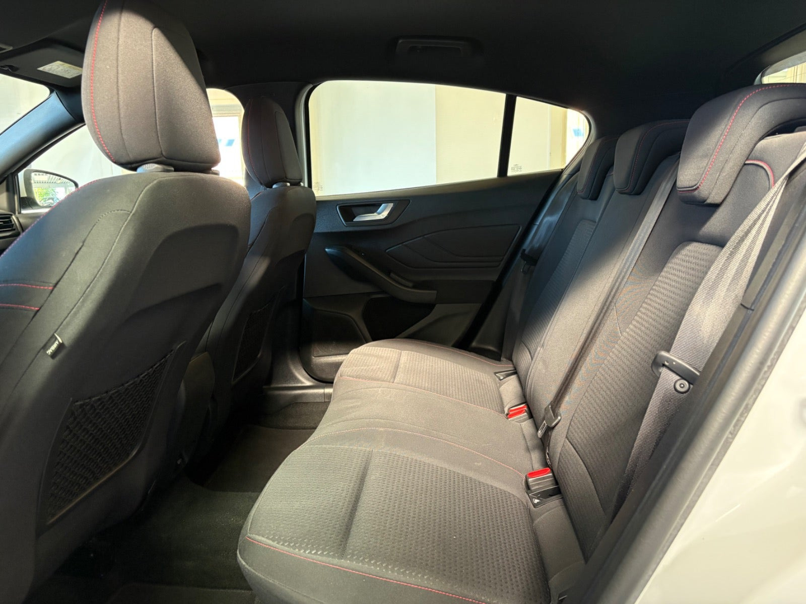 Hvid Ford Focus fra 2019