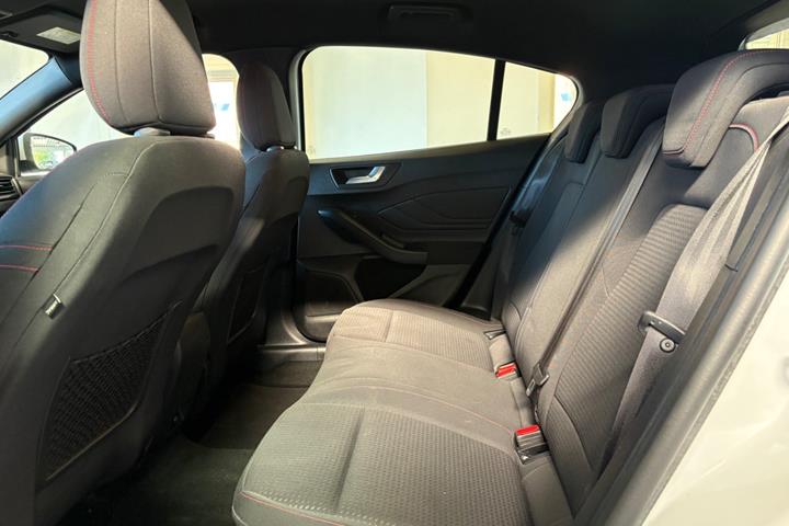 Hvid Ford Focus fra 2019