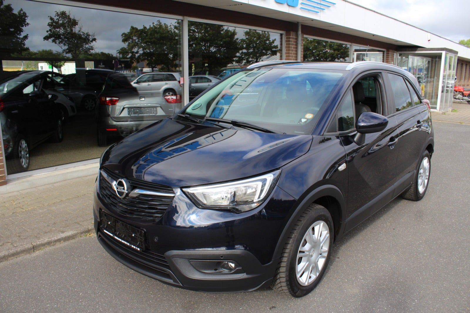 Blå Opel Crossland X fra 2019