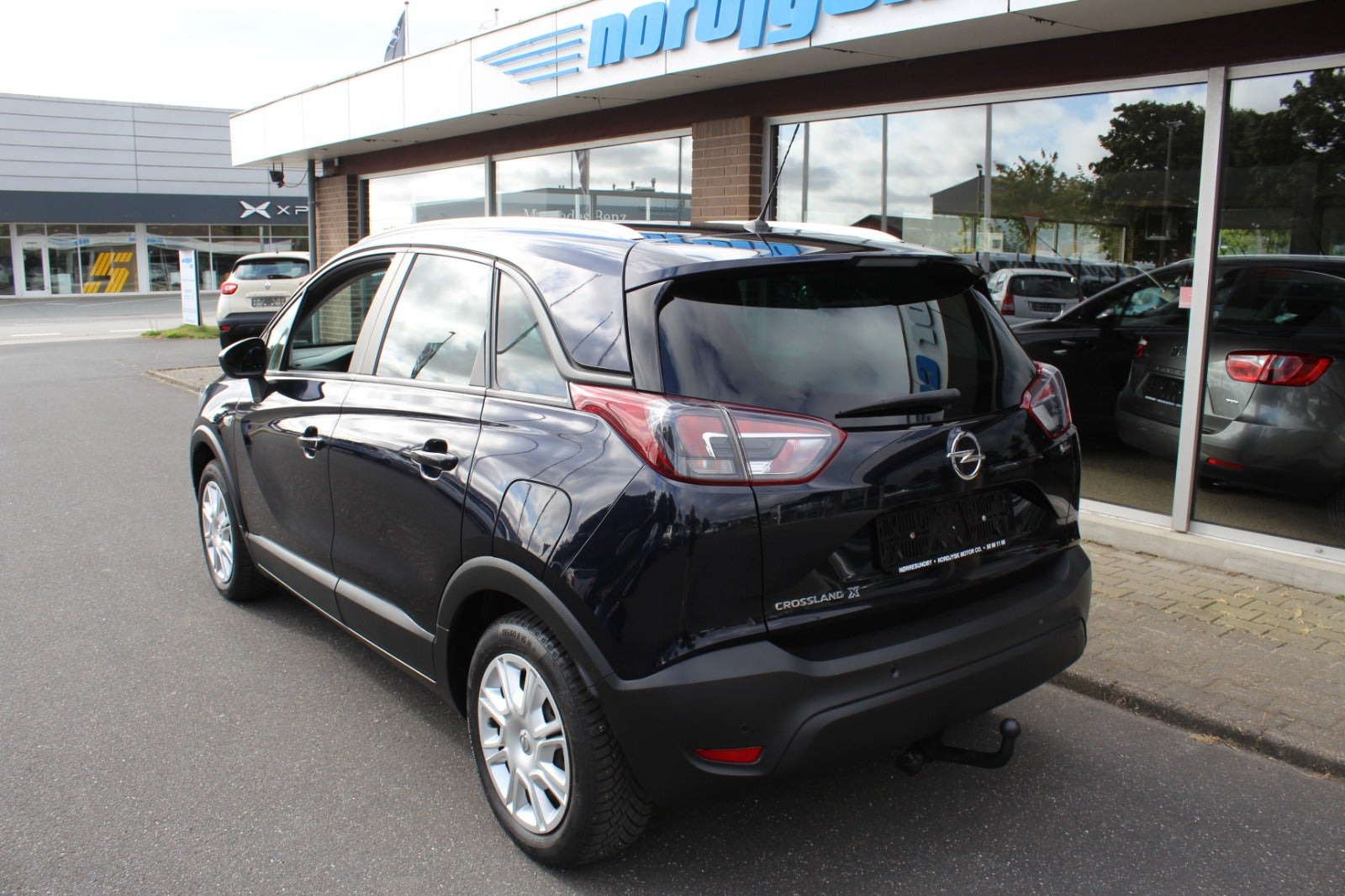 Blå Opel Crossland X fra 2019