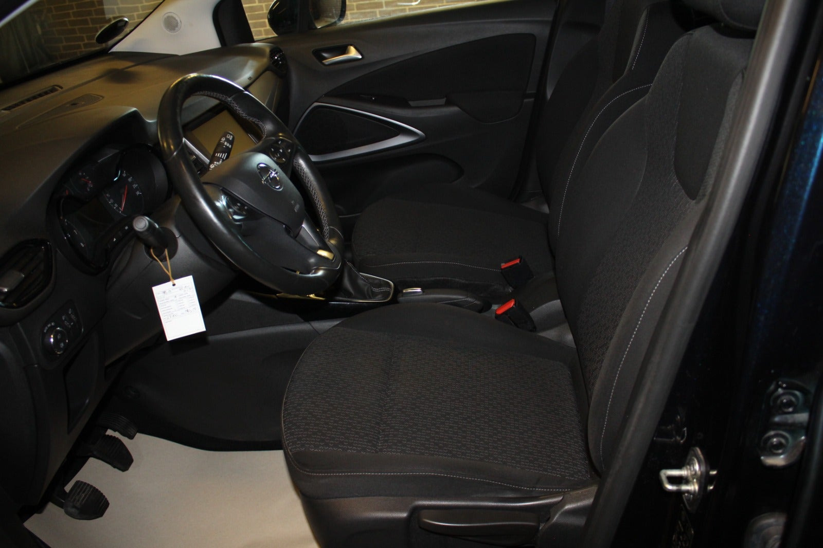 Blå Opel Crossland X fra 2019