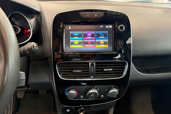Grå Renault Clio IV fra 2019