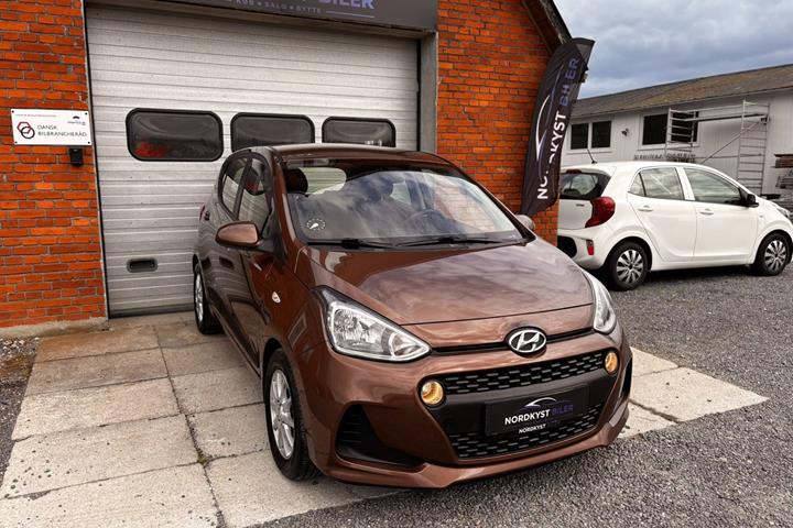 Brun Hyundai i10 fra 2018