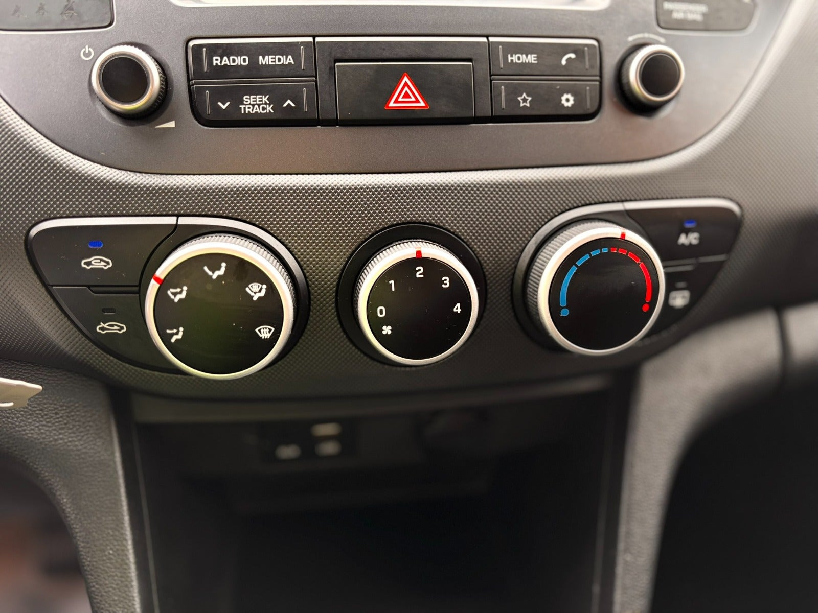 Brun Hyundai i10 fra 2018