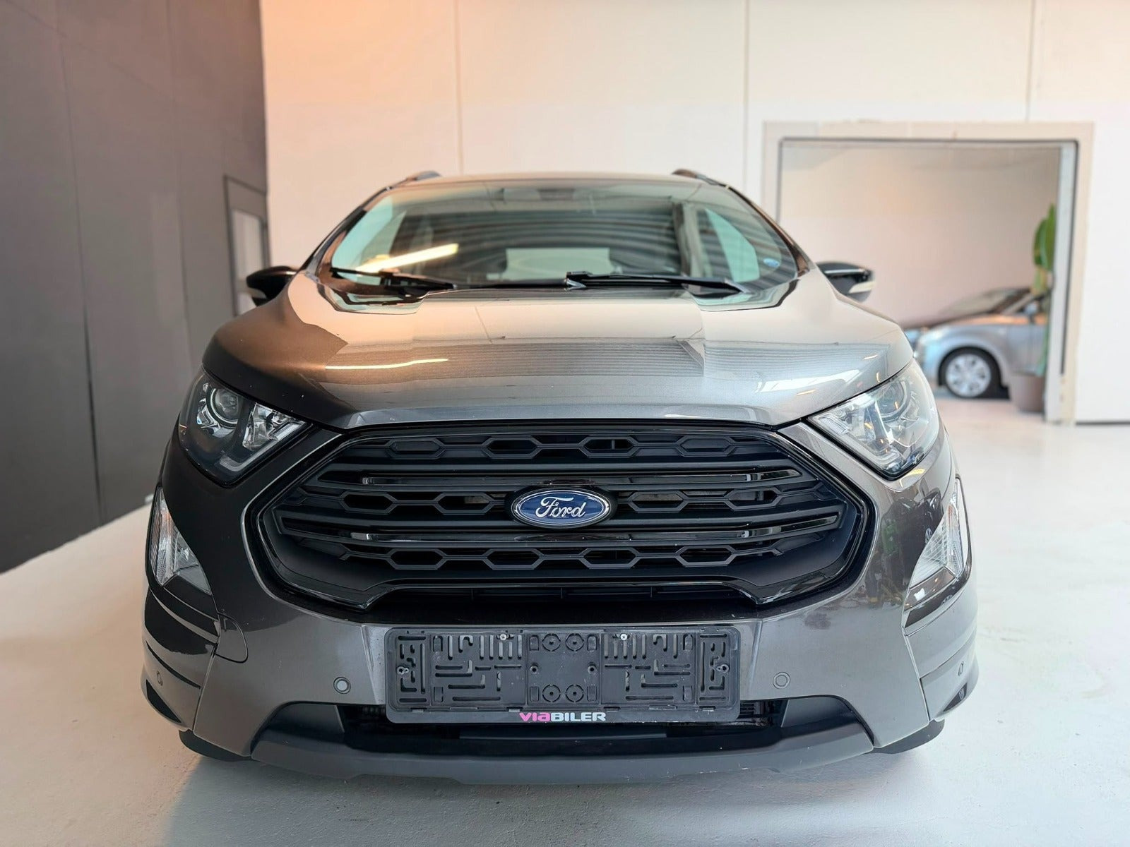 Grå Ford EcoSport fra 2018