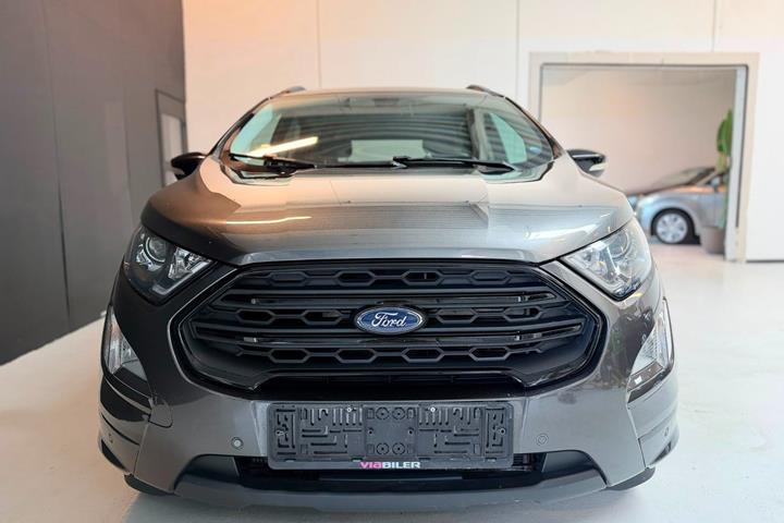 Grå Ford EcoSport fra 2018