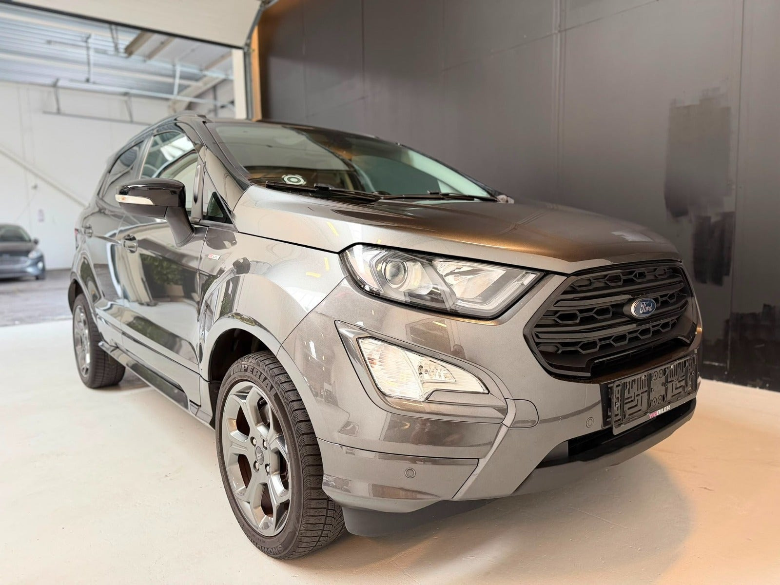Grå Ford EcoSport fra 2018