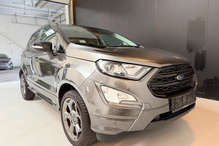 Grå Ford EcoSport fra 2018