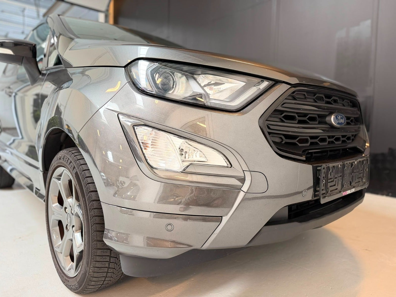 Grå Ford EcoSport fra 2018