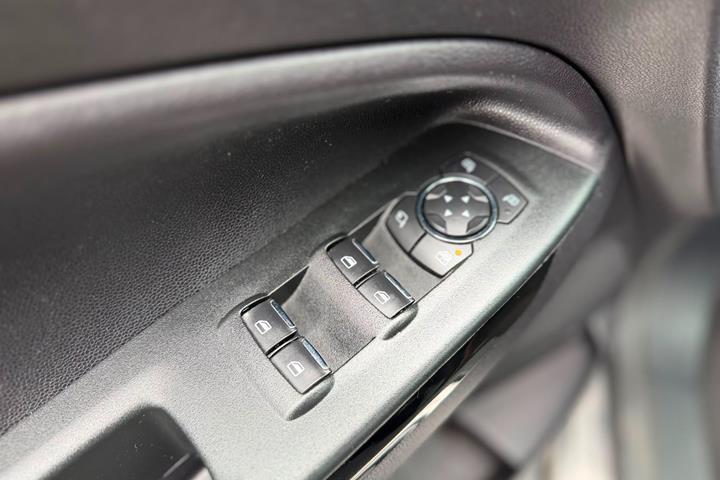 Grå Ford EcoSport fra 2018