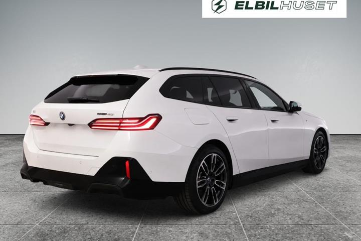 Hvid BMW i5 fra 2025