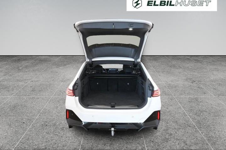 Hvid BMW i5 fra 2025