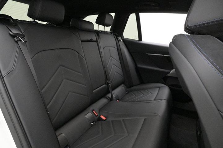 Hvid BMW i5 fra 2025