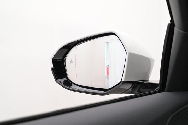 Hvid BMW i5 fra 2025