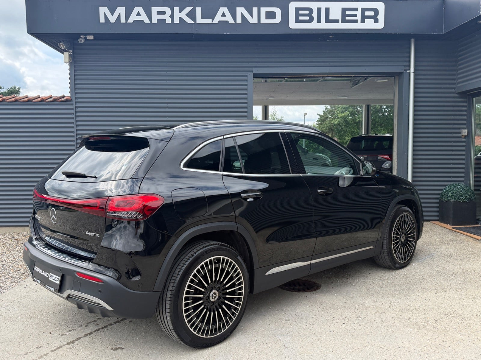 Sort Mercedes EQA300 fra 2022