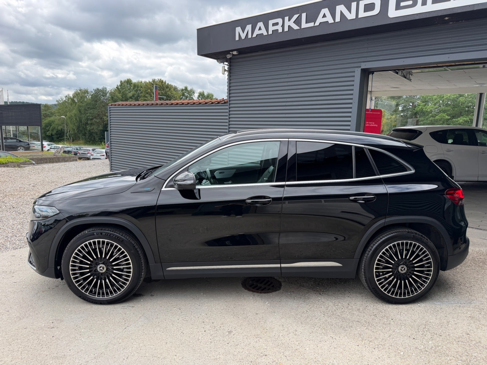 Sort Mercedes EQA300 fra 2022