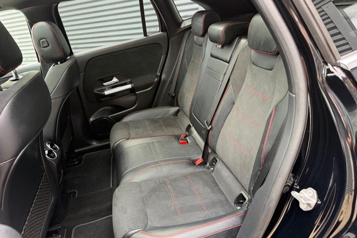 Sort Mercedes EQA300 fra 2022