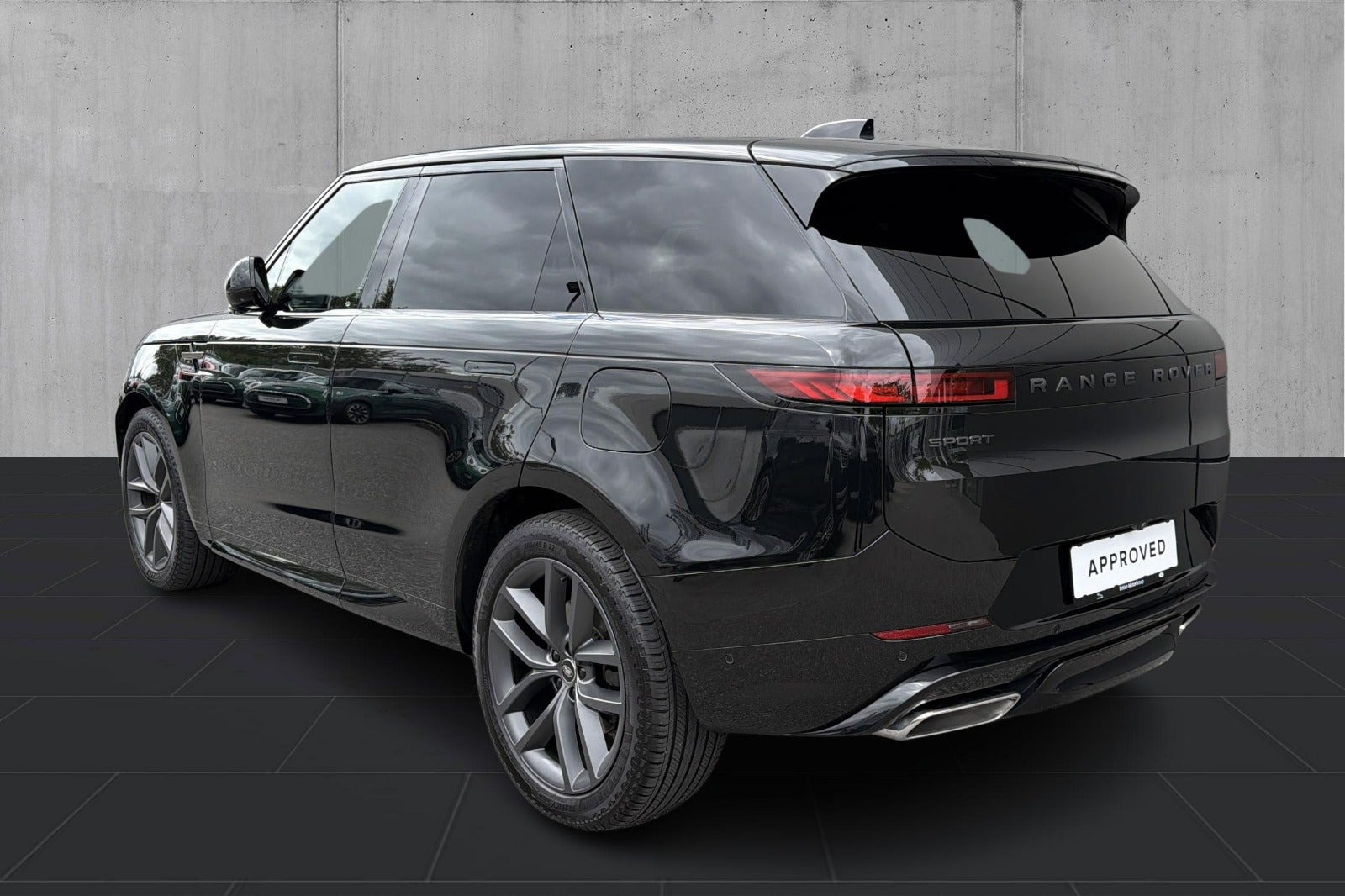 Sort Land Rover Range Rover sport fra 2025