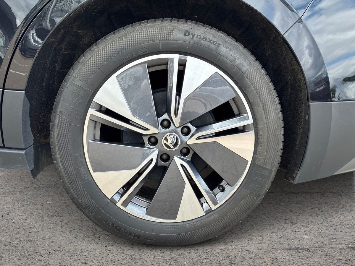 Sort Skoda Enyaq fra 2023